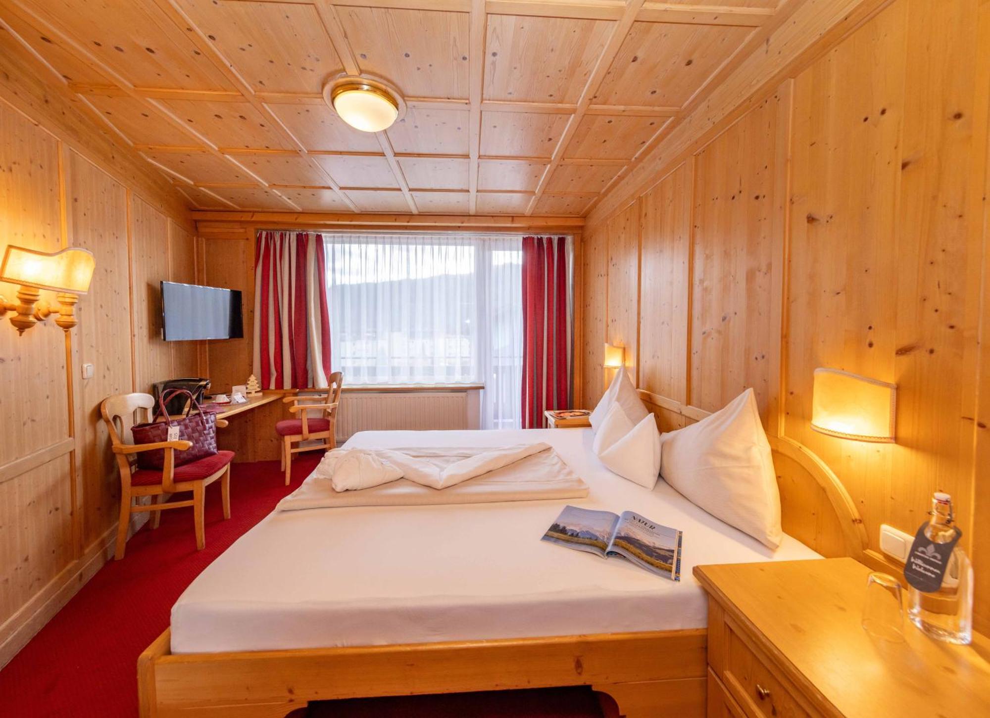 Hotel Latini Zell am See Esterno foto