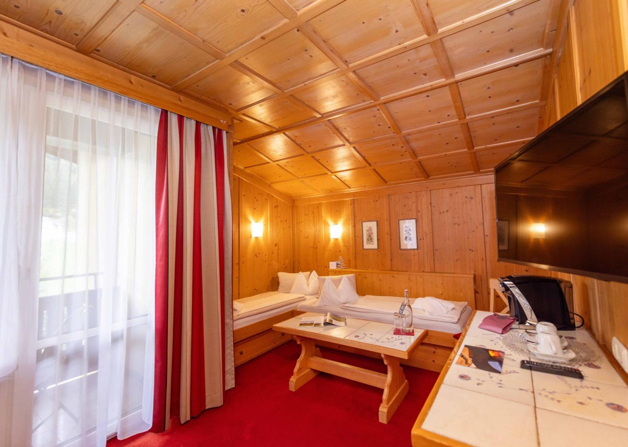 Hotel Latini Zell am See Esterno foto